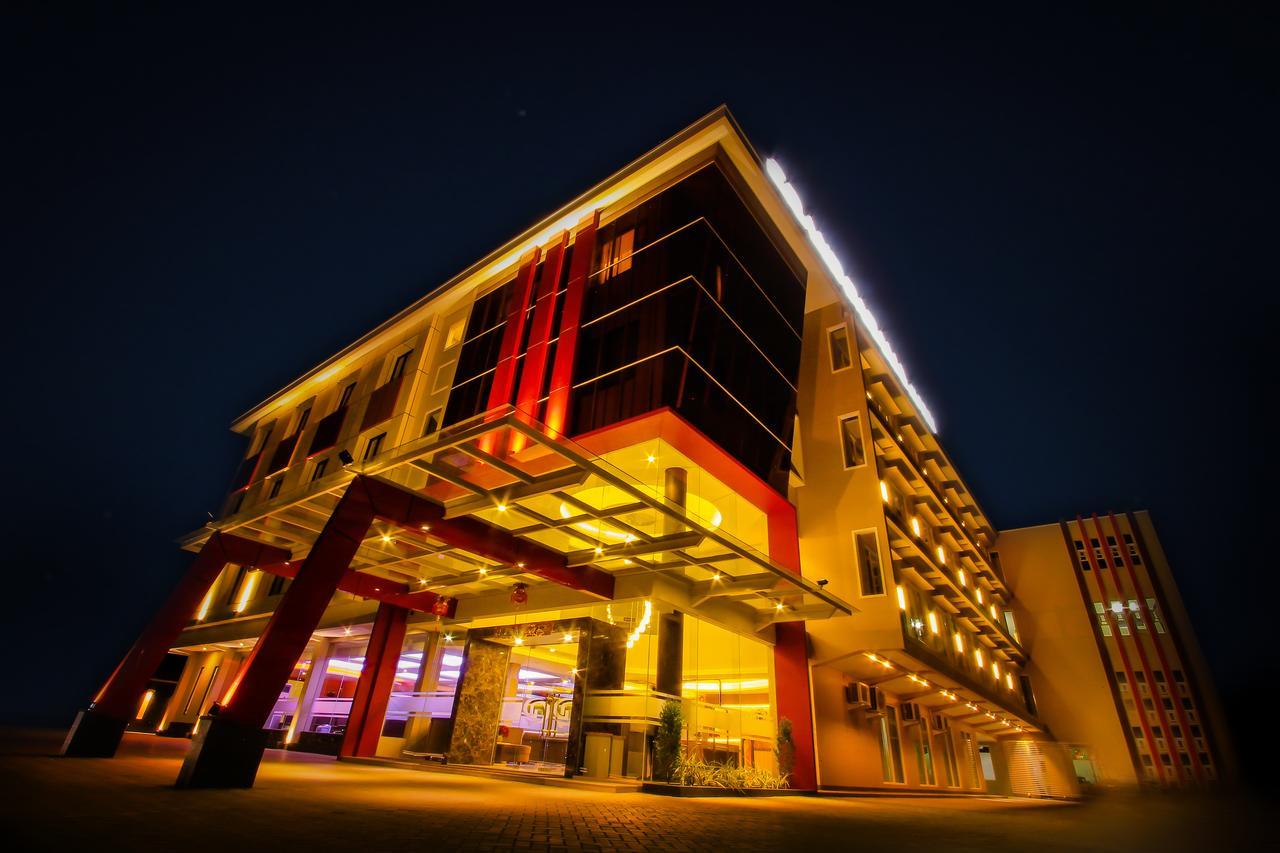 Grand Parama Hotel Tanjung Redep Экстерьер фото