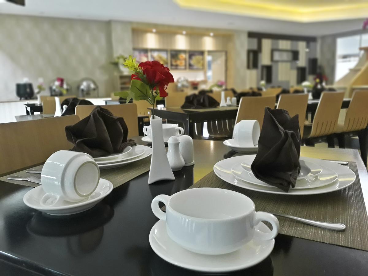 Grand Parama Hotel Tanjung Redep Экстерьер фото