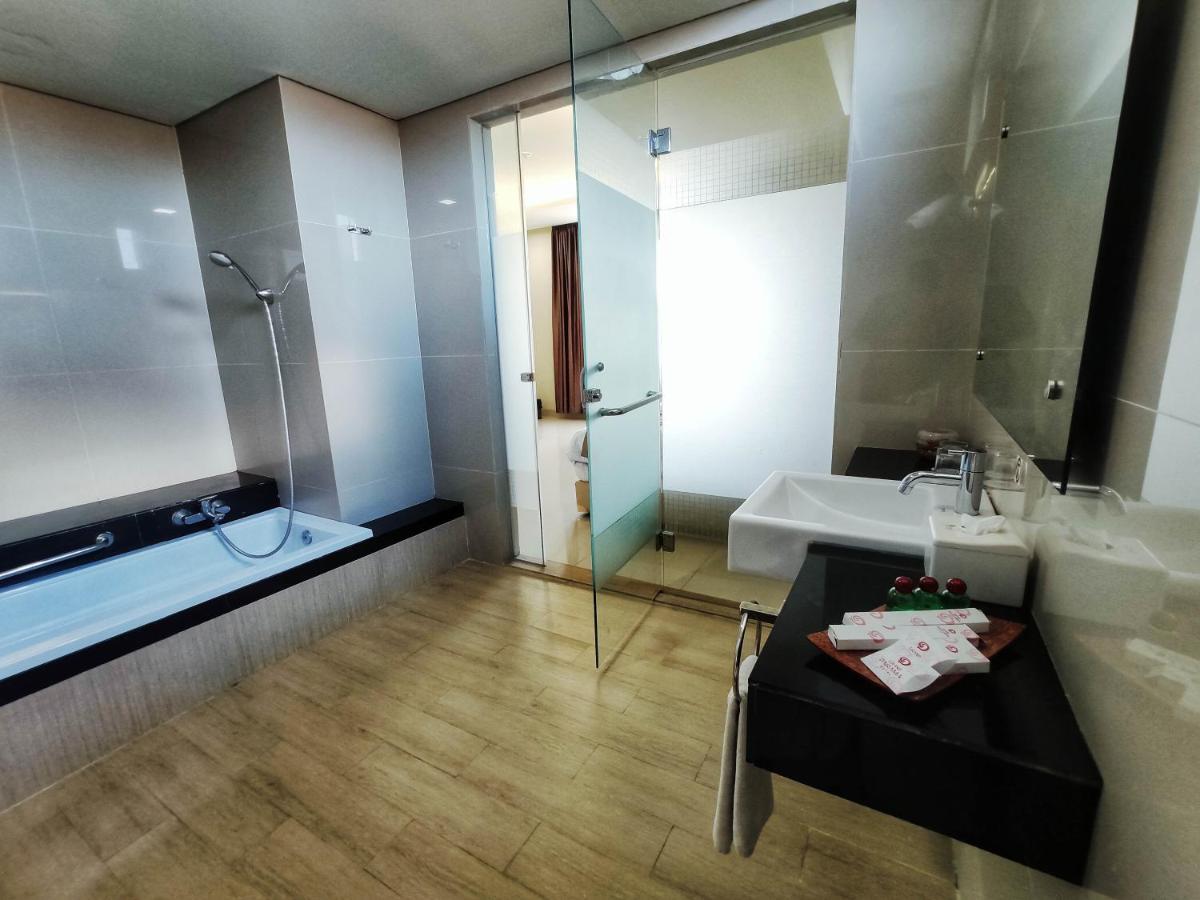 Grand Parama Hotel Tanjung Redep Экстерьер фото